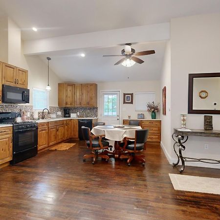 Charming Delight Villa Austin Exterior photo